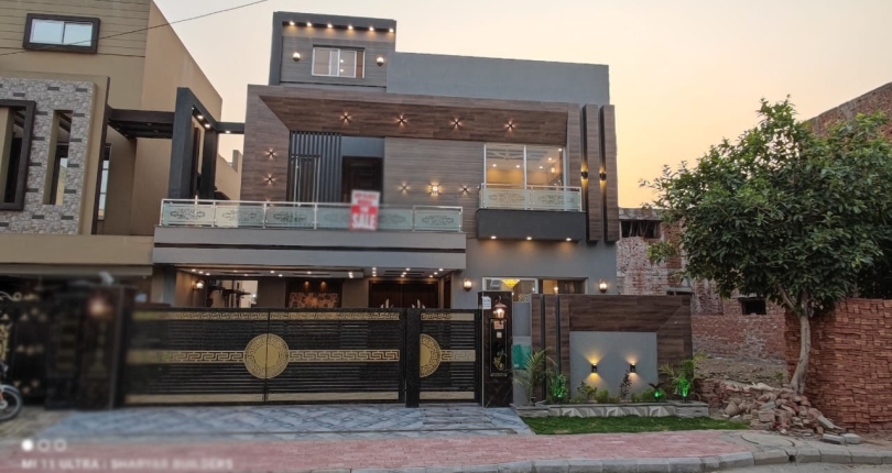 10 Marla House Hot Location For Sala In Overseas A Block Bahria Town Lahore