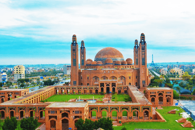 Mosques in Bahria Town Lahore